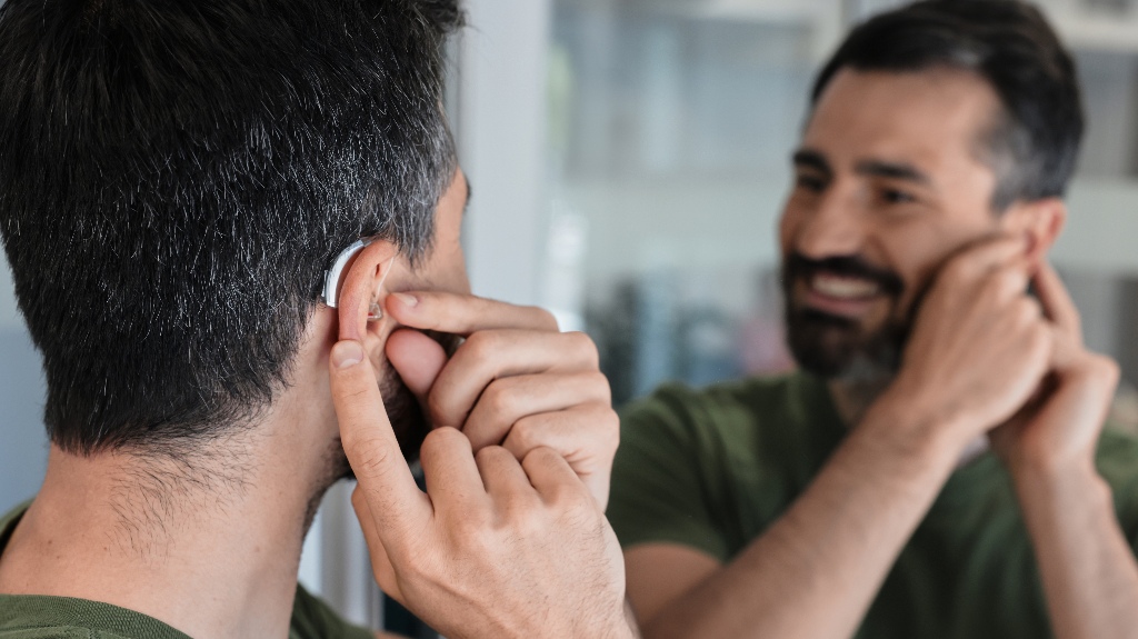 veteran with a hearing aid s
